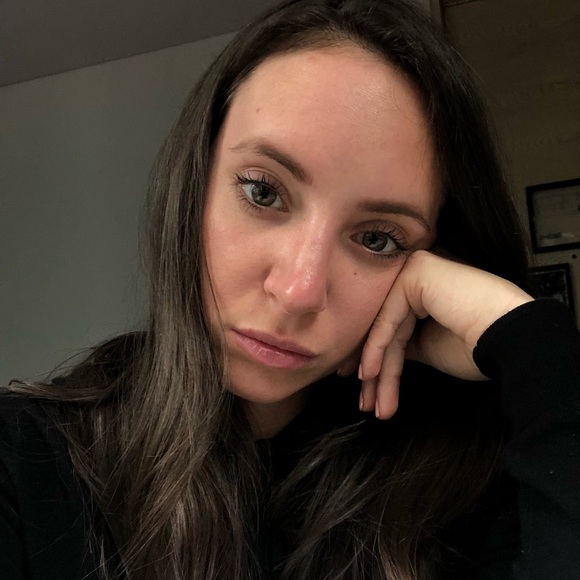 Meet your Posher, Kayla - Picture 1 of 1